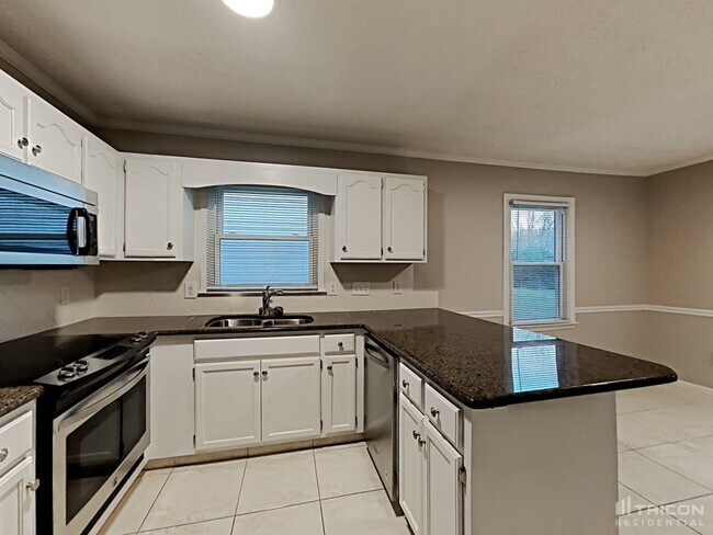 Building Photo - 14411 Cinnamon Field Road Charlotte NC
