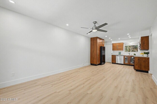 Foto del edificio - 2727 E Montecito Ave