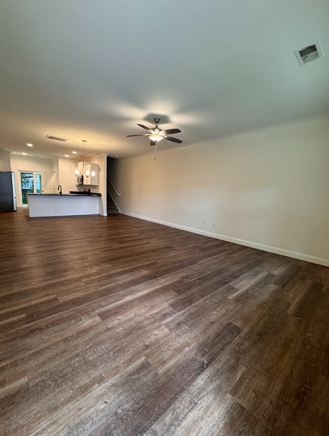 Foto del edificio - 4 BEDROOMS. 3 BATHS. TRAVELERS REST.
