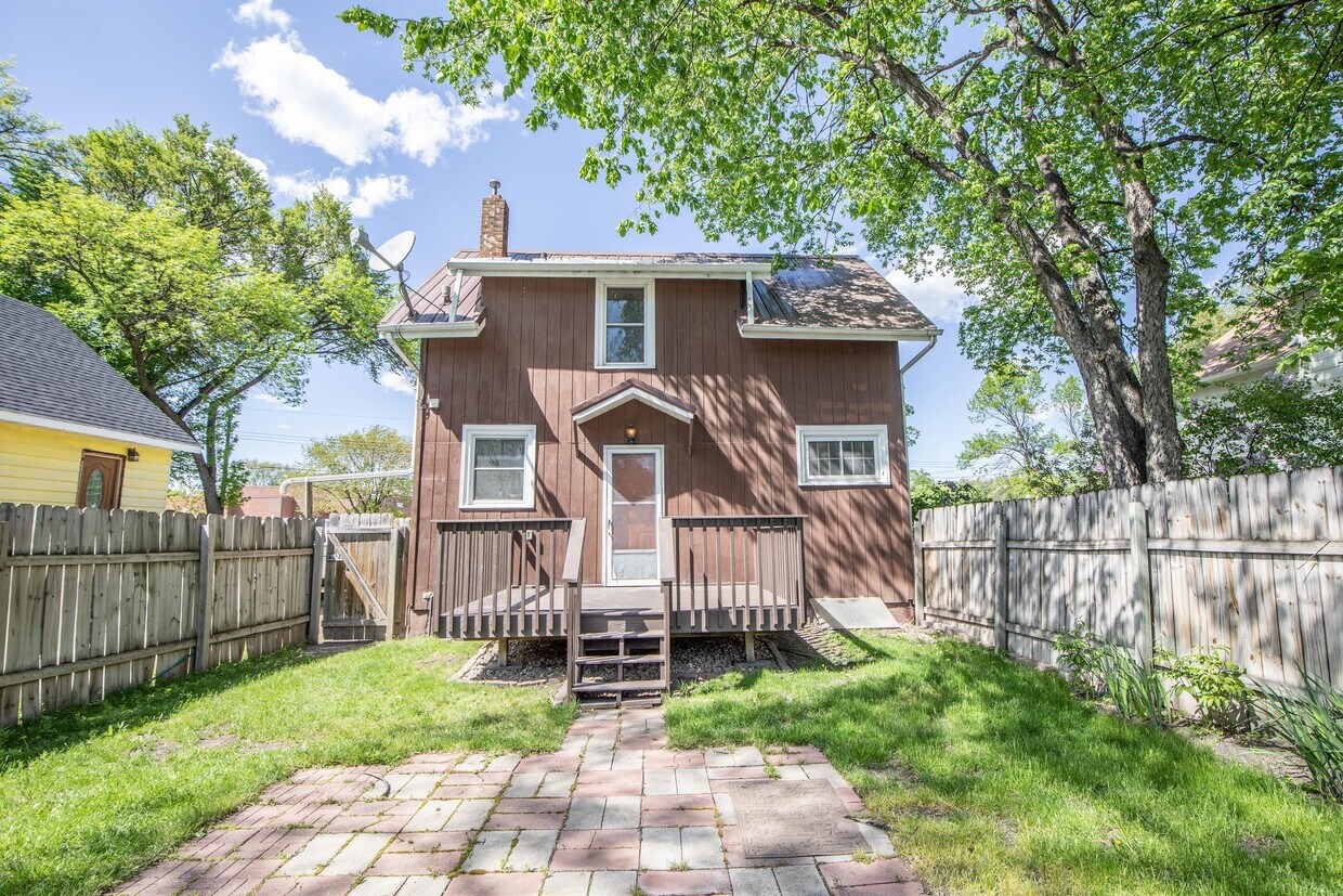 1622 4th Ave S, Fargo, ND 58103 House Rental in Fargo, ND