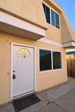 Building Photo - 717 E Boone St