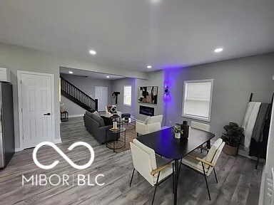 Foto del edificio - 225 N Gray St