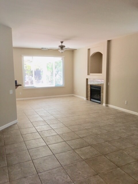 Building Photo - 2912 Gables Ct