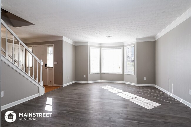 Building Photo - 7195 Lone Oak Way