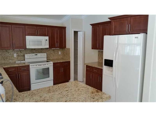 Building Photo - 1326 SW 143rd Ct