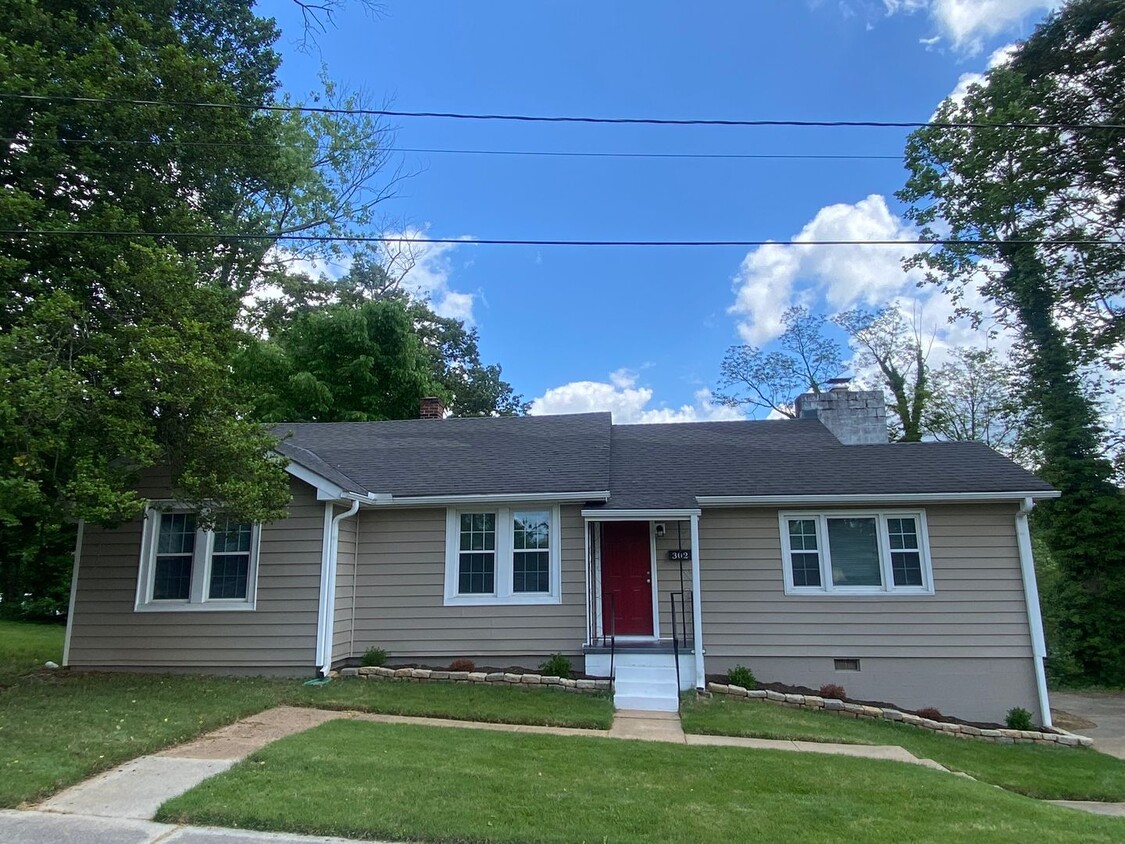 Primary Photo - Fifeville/UVA Medical Center Area - 4BR/2BA