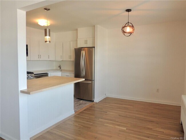 Foto del edificio - 53 Maple Ave