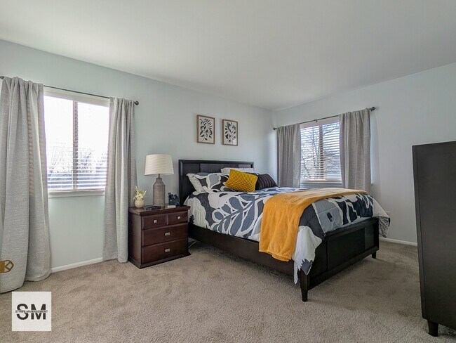 Building Photo - 10224 Prince Pl