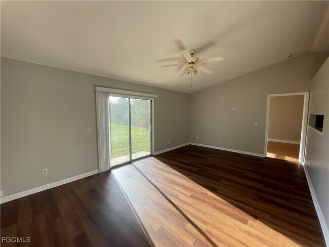 Building Photo - 1409 SW 11th Pl