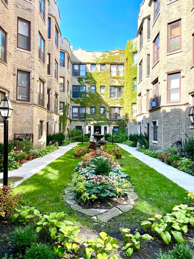 Building Photo - 1226 W Jarvis Ave