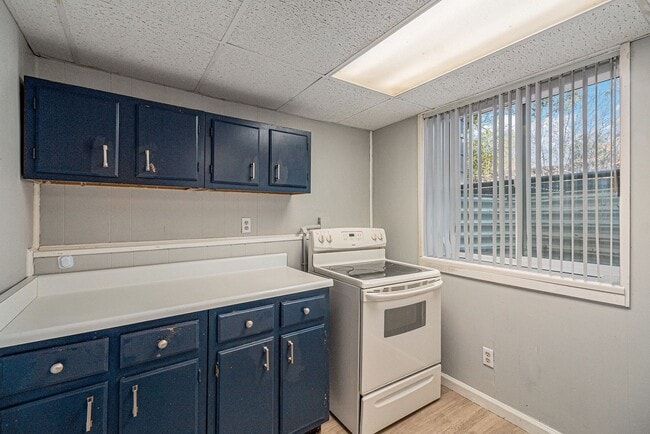 Foto del edificio - 7360 W.20th Ave. Unit B