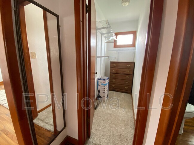 Building Photo - 900 4th Ave