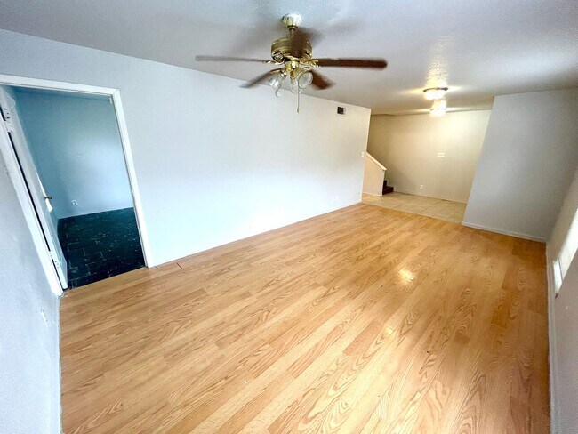 Building Photo - **APPLICATION RECEIVED** AVAILABLE NOW! Tw...