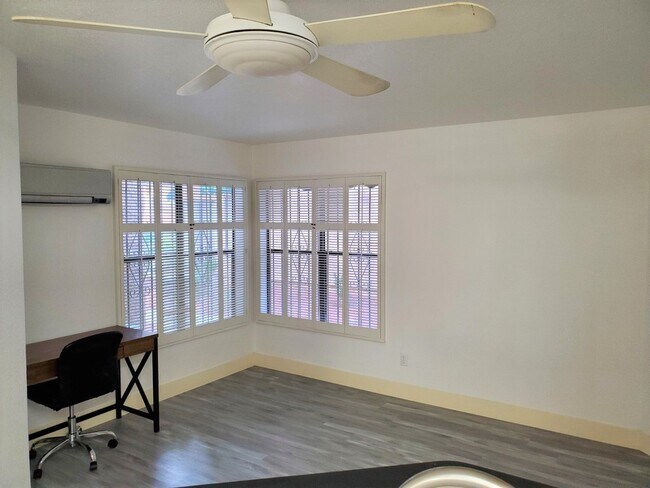 Building Photo - 500 Elm Dr