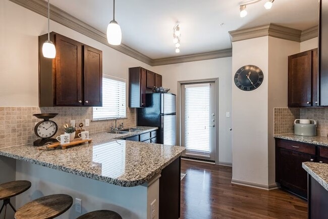 Building Photo - Live the Lifestyle You Deserve!