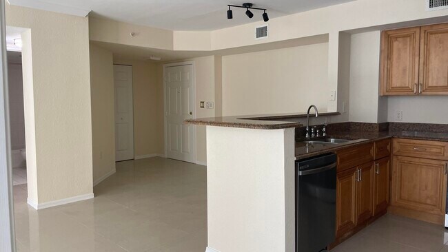 Building Photo - 1801 N Flagler Dr