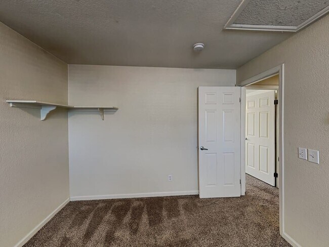 Foto del edificio - 7563 Harvey Ln