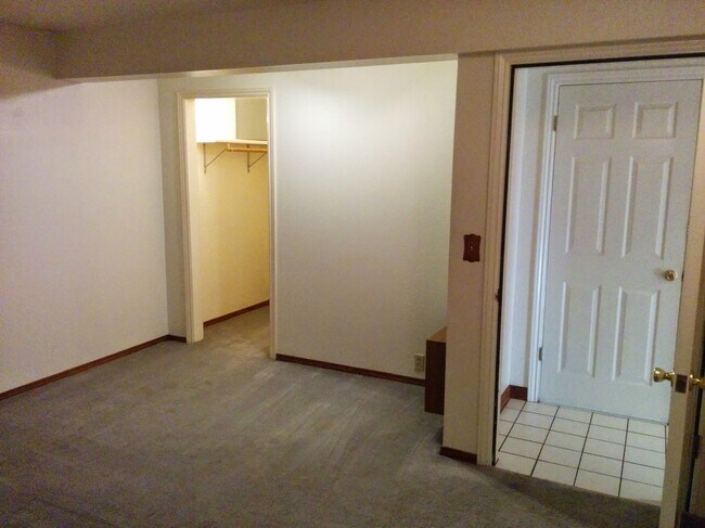 Foto del edificio - 1221 Escobar St