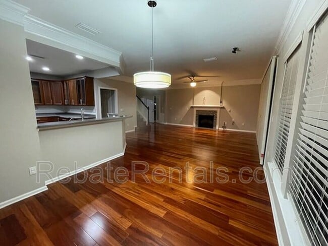 Building Photo - 11184 Castlemain Cir W