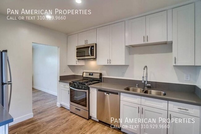 Foto del edificio - 451 W 4th St