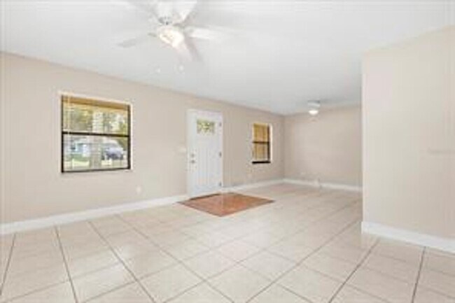 Foto del edificio - FOR RENT!!! CHARMING AND COZY 3 BEDROOM 2 ...