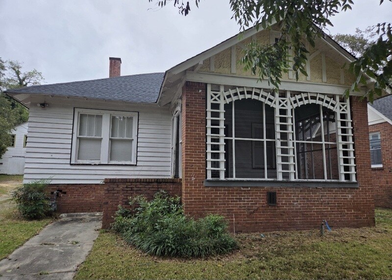 Primary Photo - 1182 Brentwood Ave