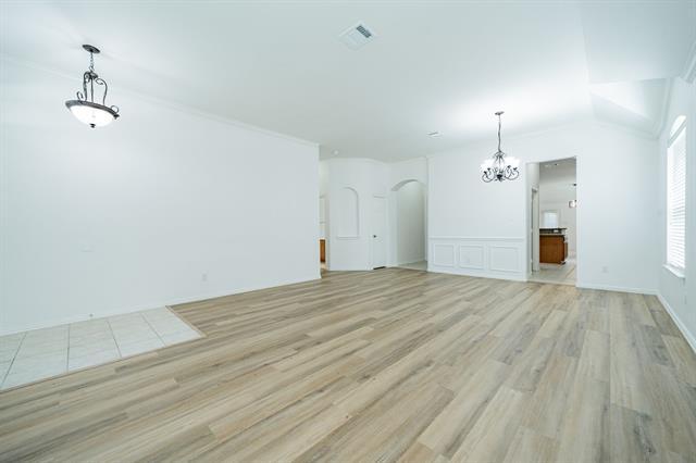 Building Photo - 910 Crater Lake Ct