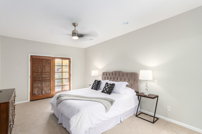 Large Master Suite - 1235 N Sunnyvale