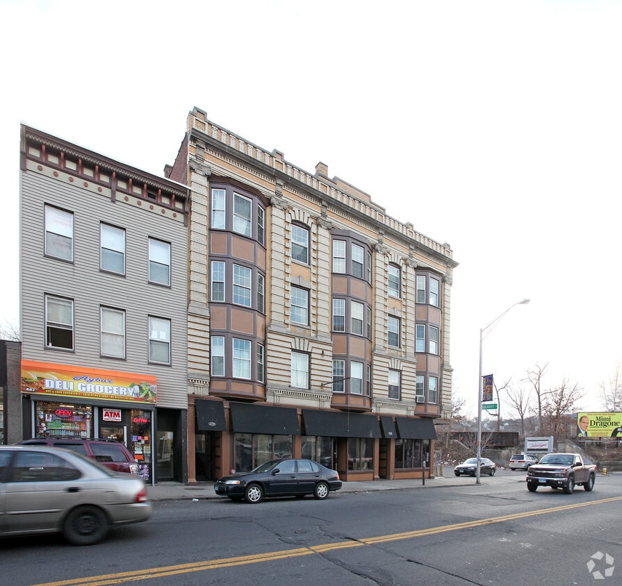 Building Photo - 471-473 W Main St