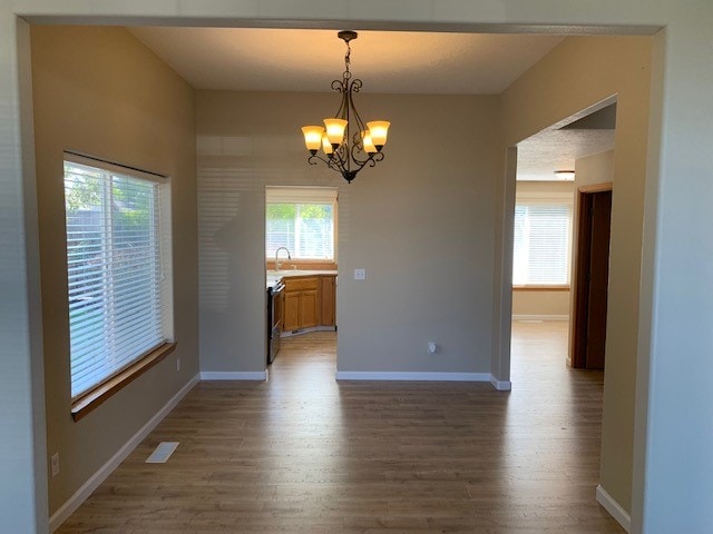 Building Photo - 7403 Shadowwood Ct NE