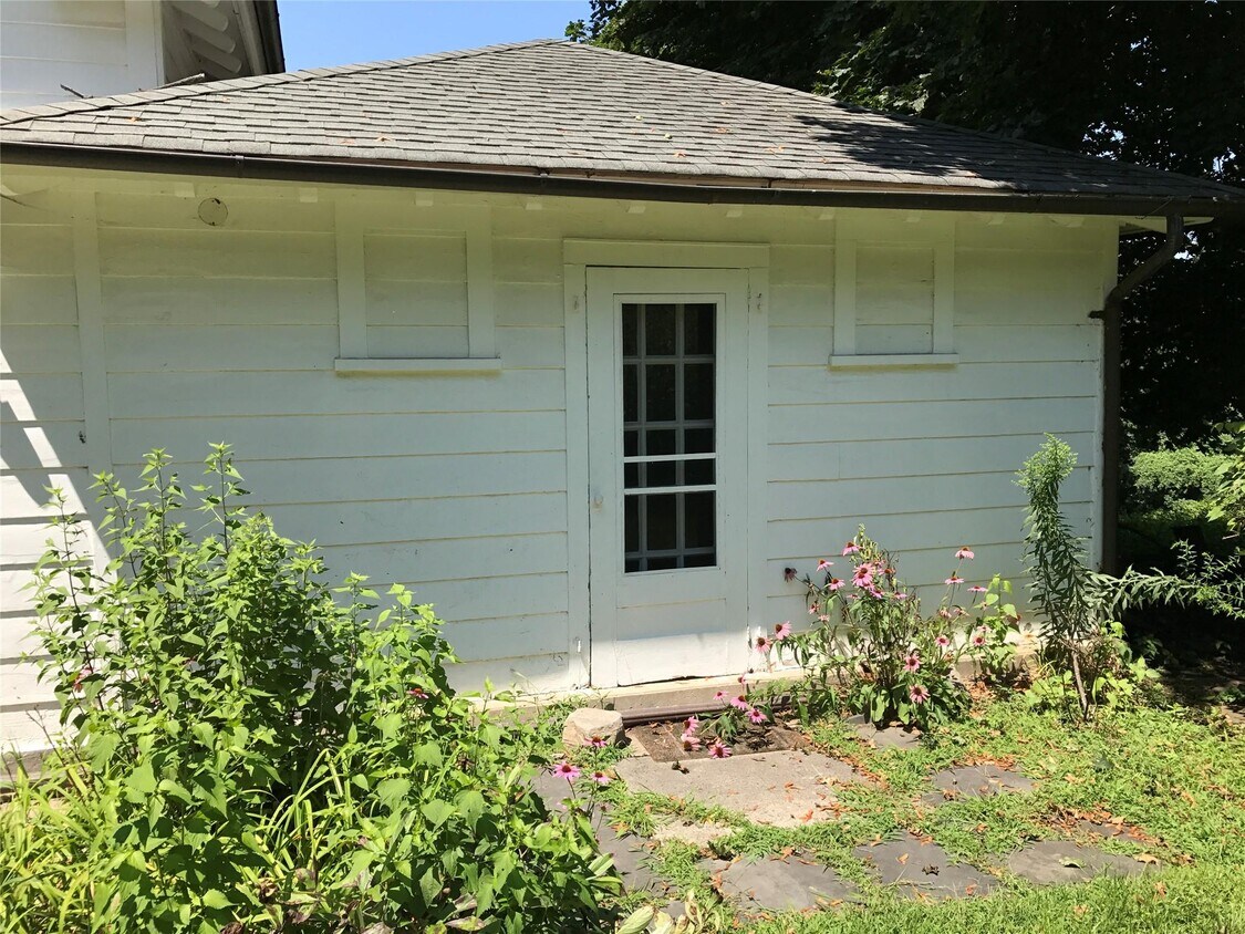 Building Photo - 209 1/2 Wilson Park Dr