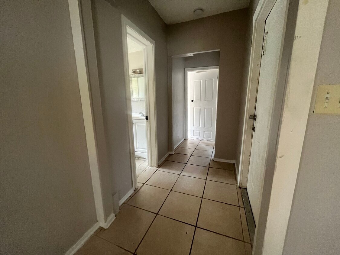 549 Mulberry St Unit 3, Daytona Beach, FL 32114 Apartments in Daytona