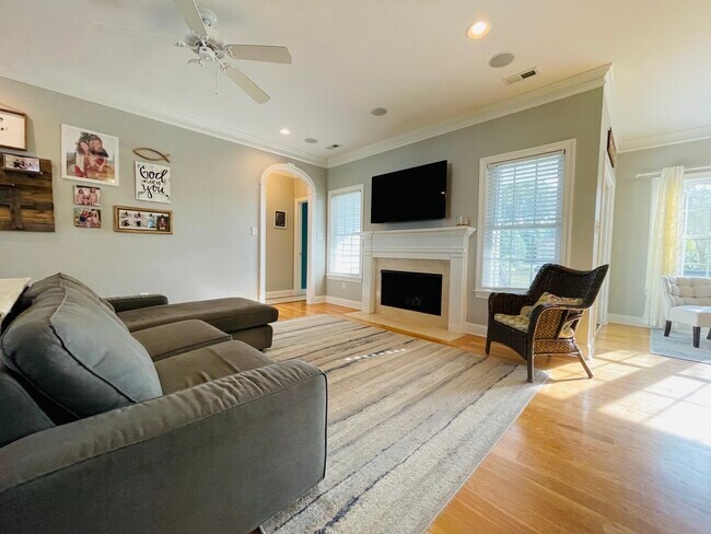 Building Photo - 5303 Bayberry Park Dr