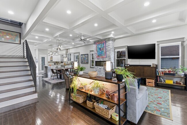 Photo - 1105 Stockell St House