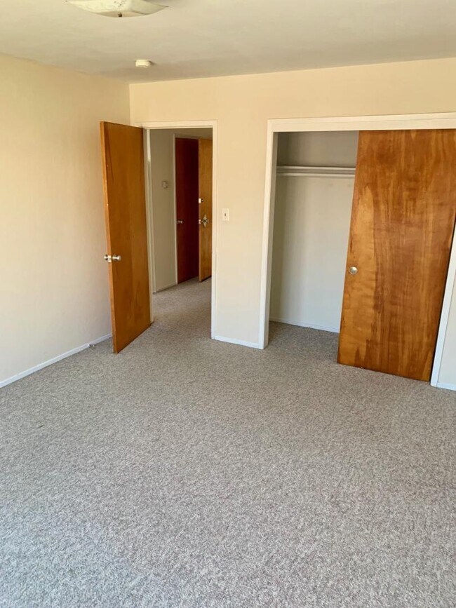 Building Photo - 4433 Anza St