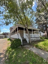 Building Photo - 592 Peel St