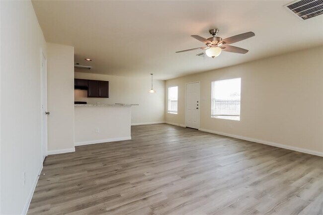 Building Photo - 6042 Peaceful Ridge Dr