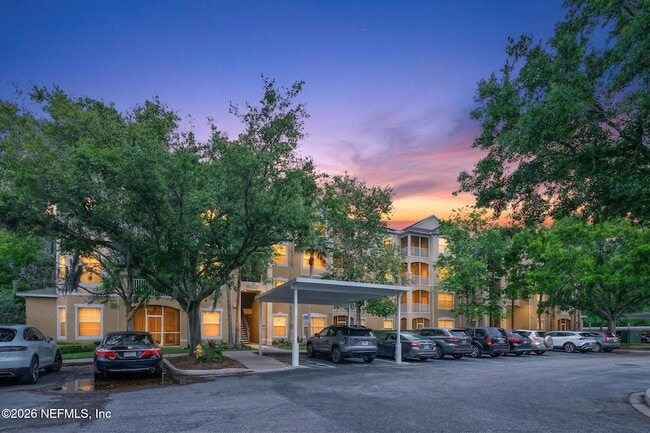 Foto del edificio - 7801 Point Meadows Dr