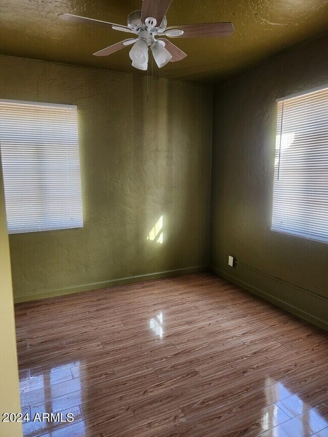 Foto del edificio - 1212 W Roosevelt St