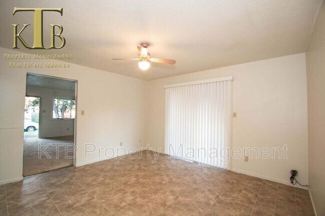 Building Photo - 300 Montrose Dr