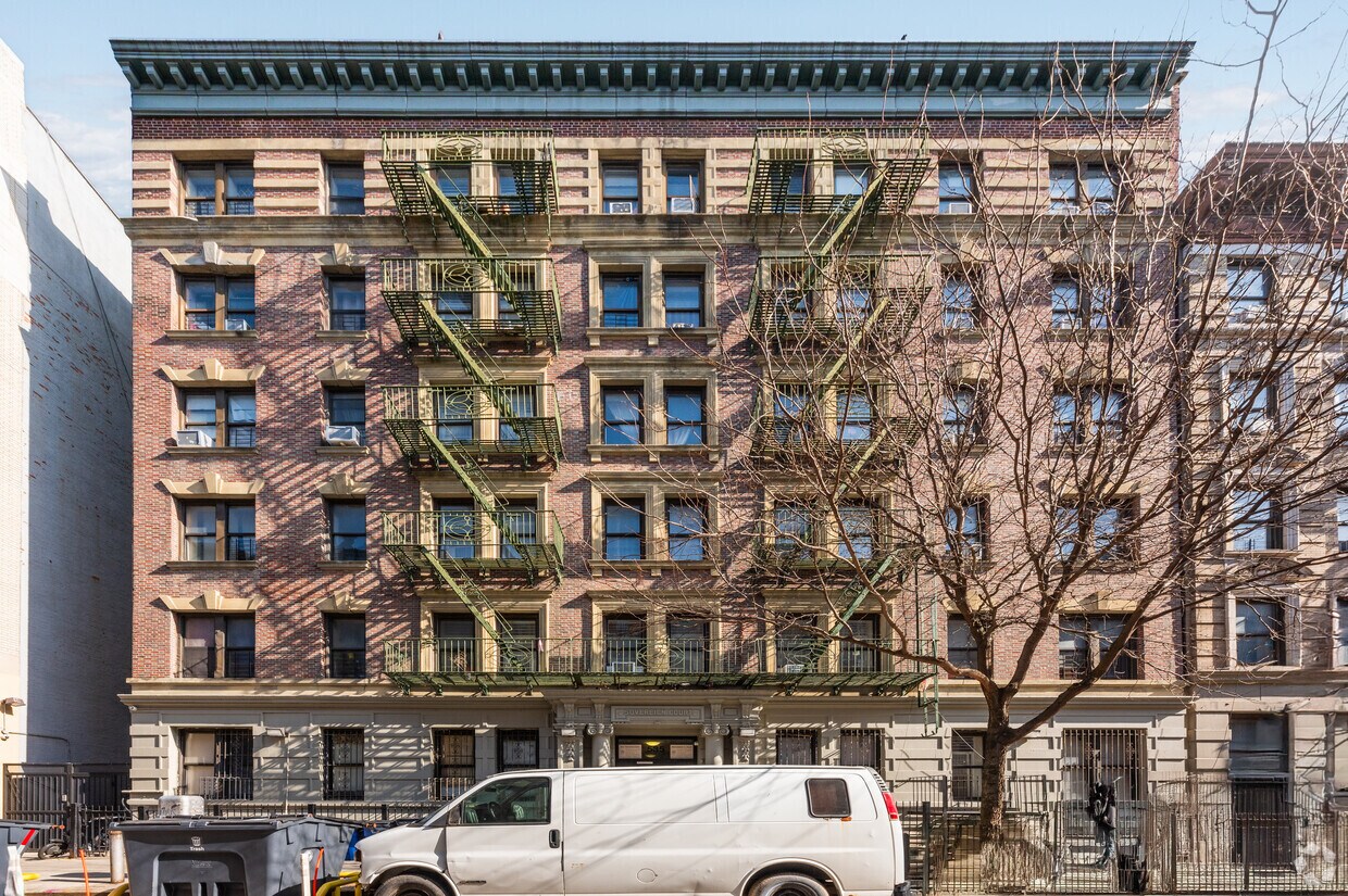 Fotografía del edificio - 535 West 151st Street