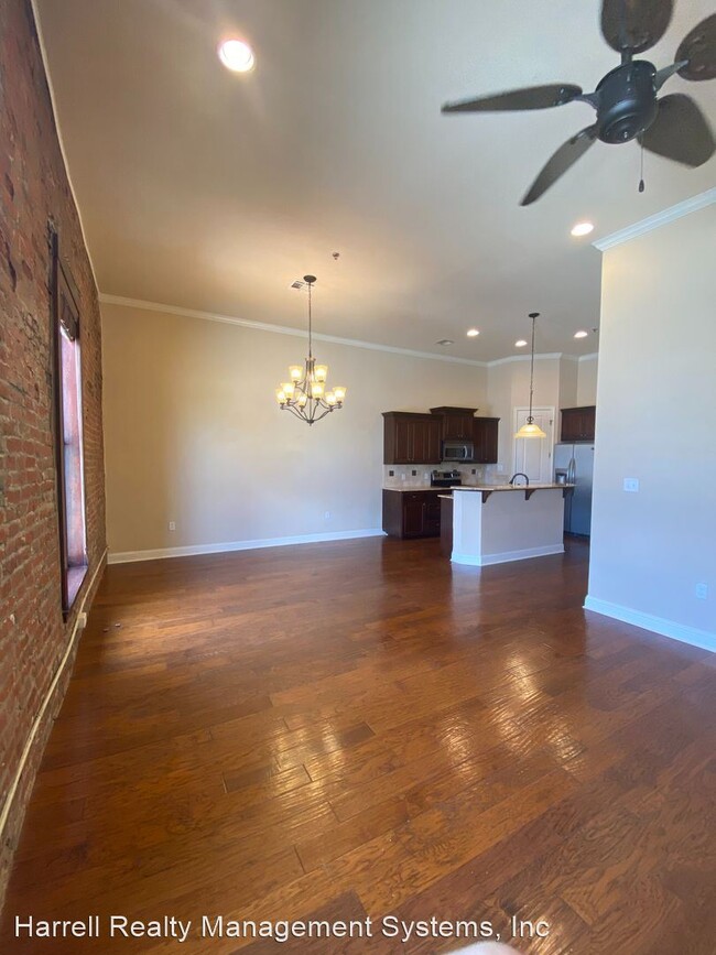 Foto del edificio - 707 Austin Ave