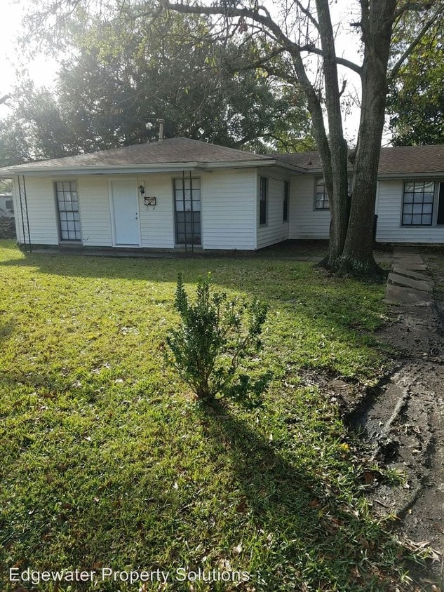 2715 N Houston Dr, La Marque, TX 77568 House Rental in La Marque, TX