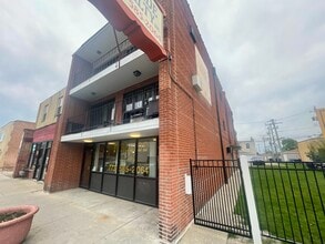 Building Photo - 5943 W 63rd St