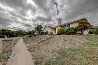 Building Photo - 212 Oak Hill Dr