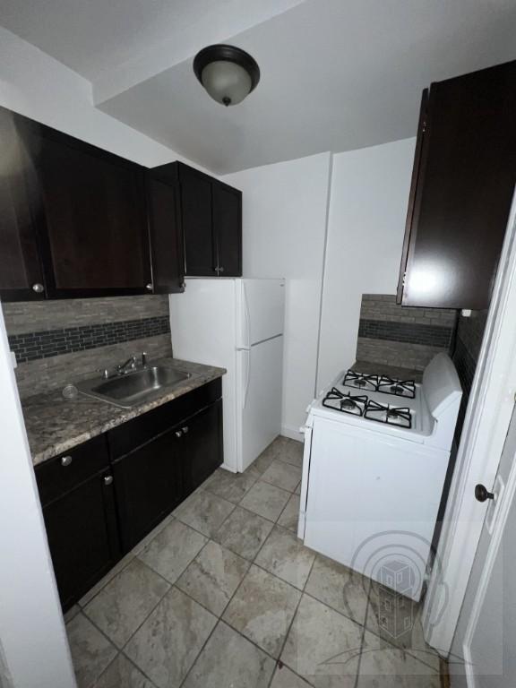 Building Photo - 1 bedroom in CHICAGO IL 60626