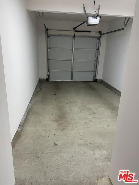 1008 Lake St Unit B, Los Angeles, CA 90291 Condo for Rent in Los