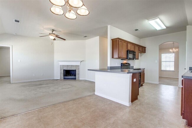 Building Photo - 329 Crosscreek Dr