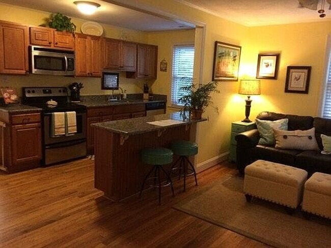 Building Photo - 816 Colleton Rd