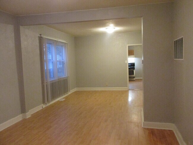 Foto del edificio - 2704 Buxton Ave